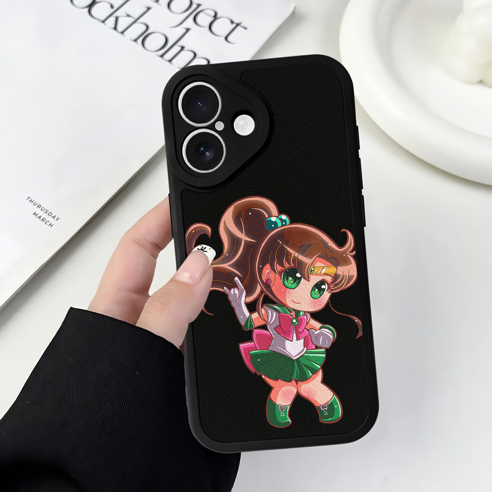 （画像用） 美少女戦士セーラームーン 木野 まこと きの まこと Sailor Moon Kino Makoto （セーラージュピター；Sailor Jupiter） 【iPhone 16シリーズ対応】シリコンスマホケース（レザー調） 材質：シリコン